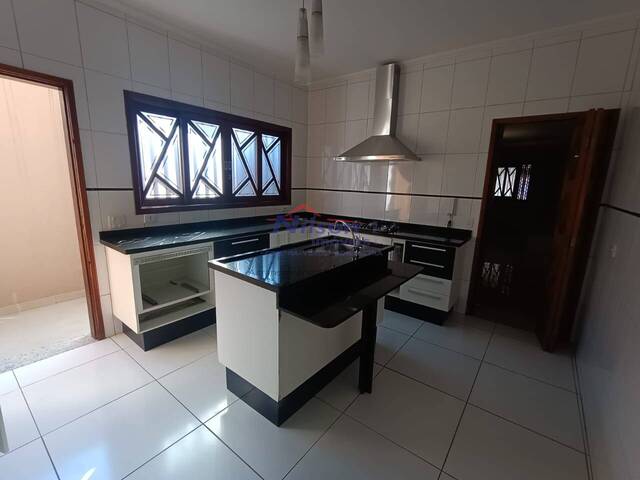 Casa para Venda em Guarulhos - 3